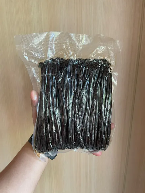 Vacuum-packed vanilla beans